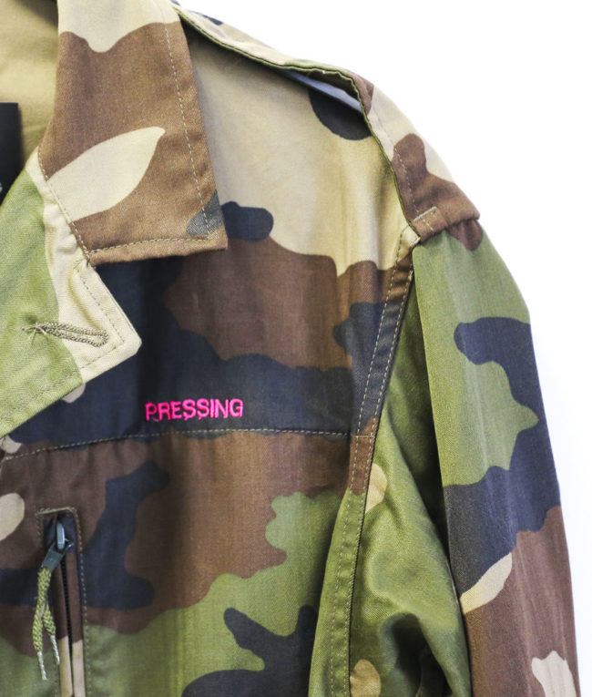 veste-pressing-broderie-rose-fluo